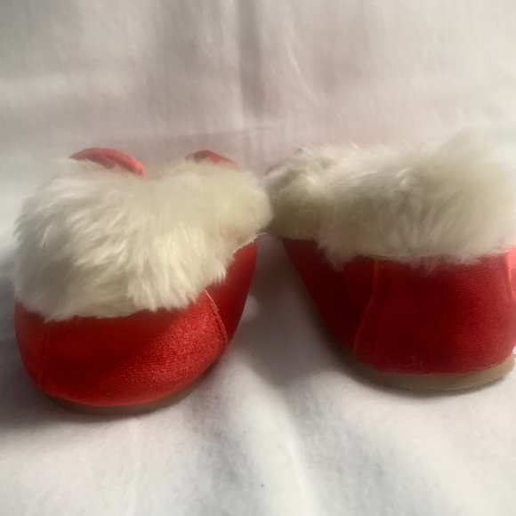 GAP Kids Red Velvet Fleeced Lined Slippers Size 1 – 2 (Ages 7 – 8) - Picture 7 of 8